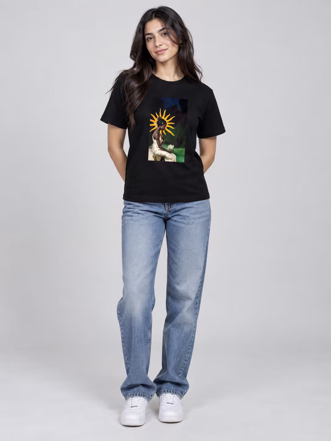 Silent Beauty T-Shirt in Black, front